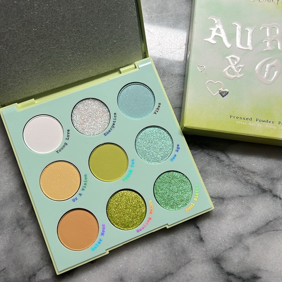 COLOUR POP Aura & Out eyeshadow palette - Picture 5 of 6